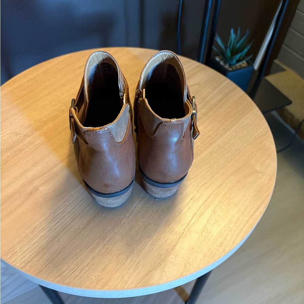 Chic Brown Ankle Booties - Picture 4 of 7